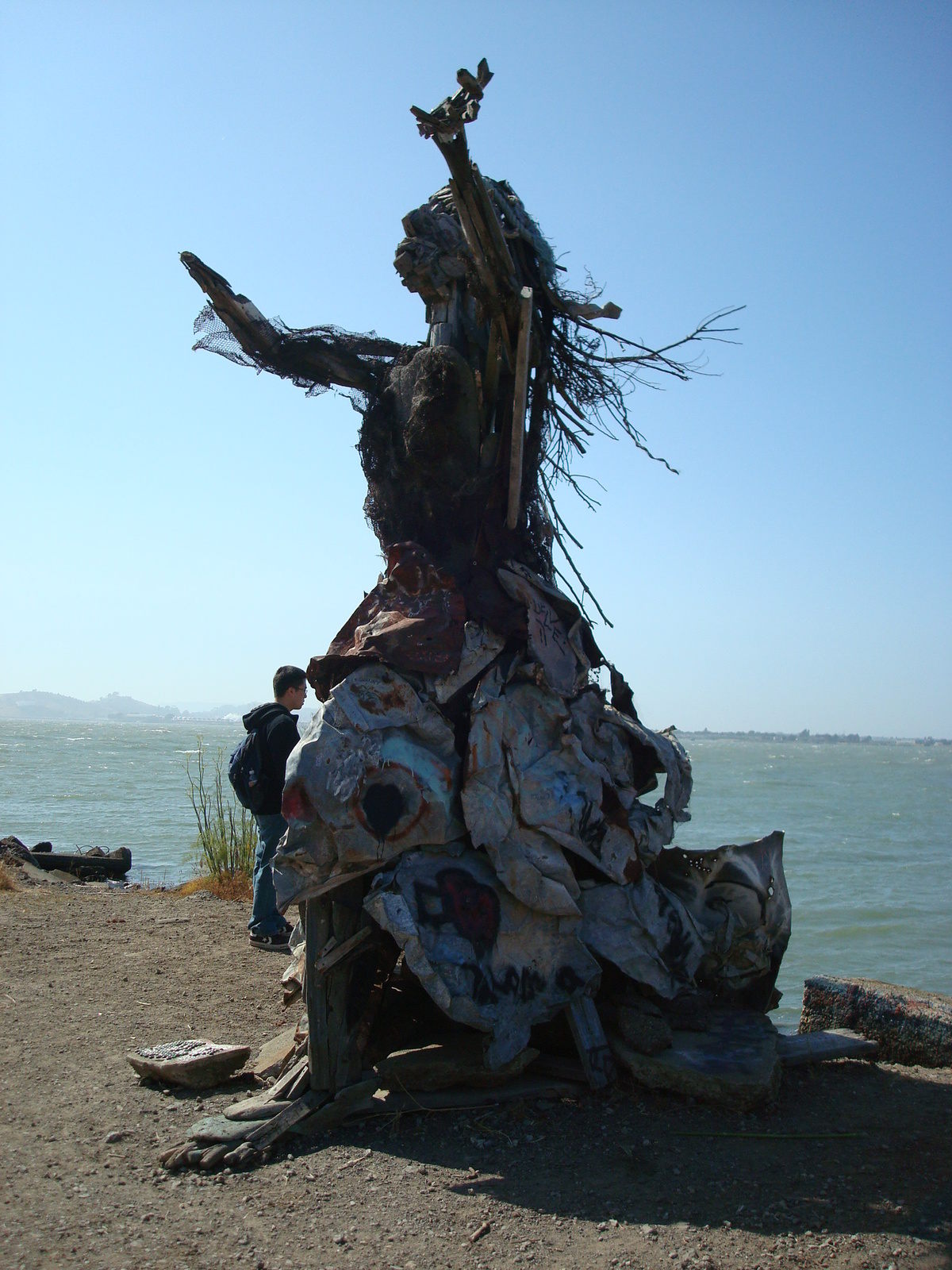 Albany landfill statue